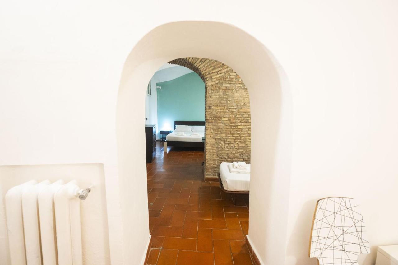 Campo De Fiori Grotto Apartment Рим Екстер'єр фото