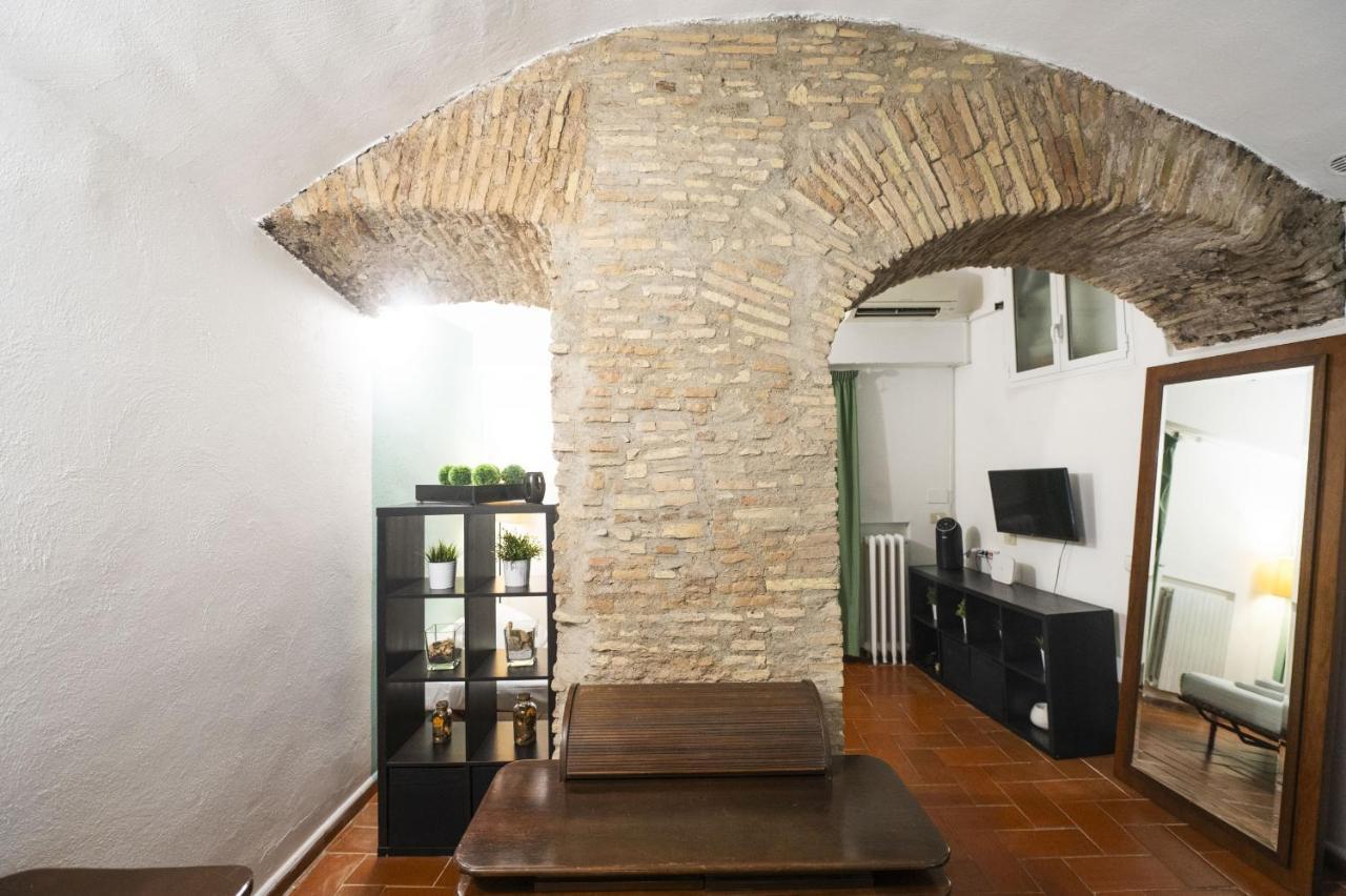 Campo De Fiori Grotto Apartment Рим Екстер'єр фото